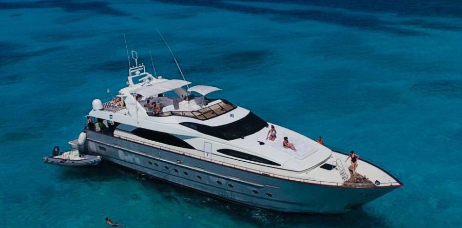 100 Azimut Capricho